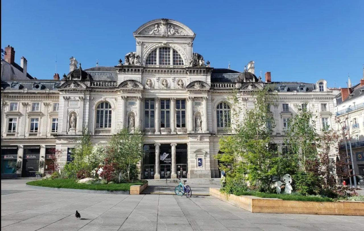 Le Chateau Angers Exterior photo